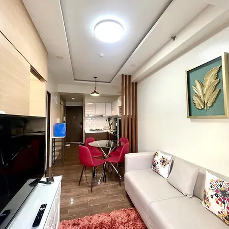 Beauty Makati Penthouse 4 Room Family Condo